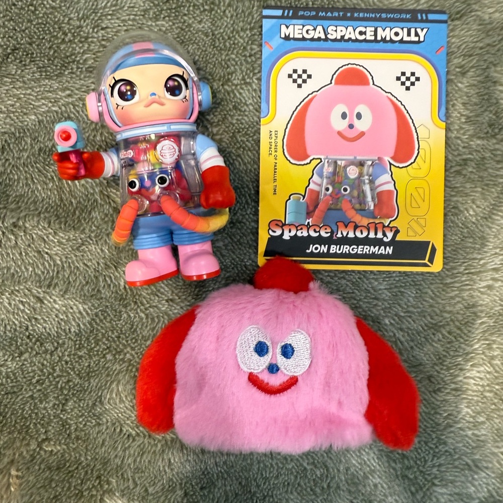 Pop Mart MEGA SPACE MOLLY 100% Series 4- confirmed John Burgerman